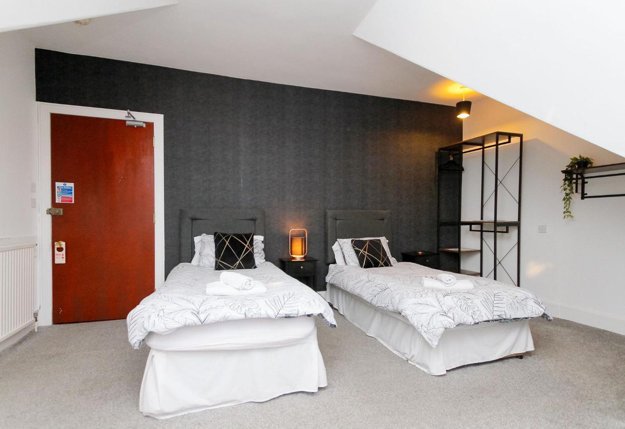 Carlton Hotel Форрес Экстерьер фото