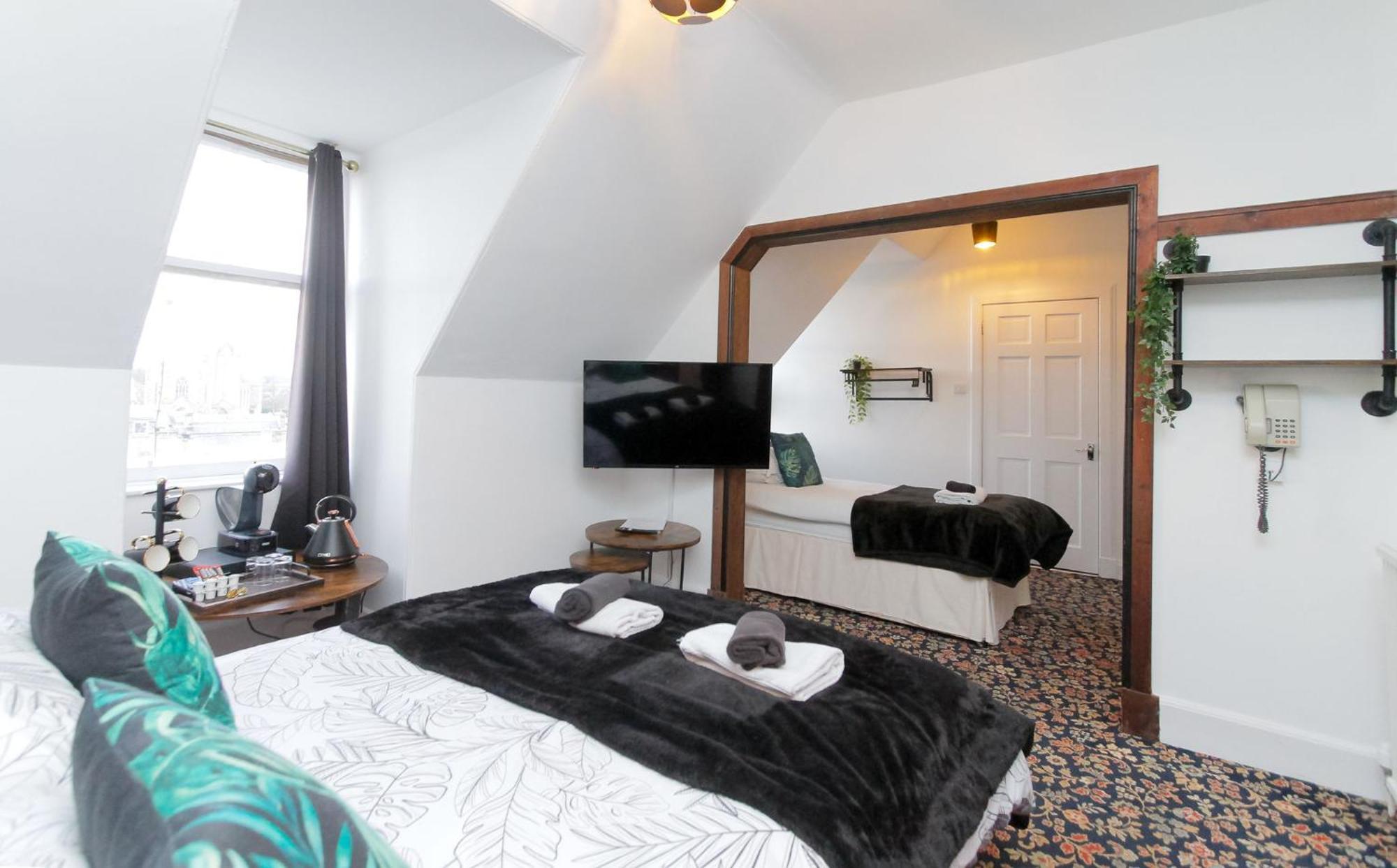 Carlton Hotel Форрес Экстерьер фото