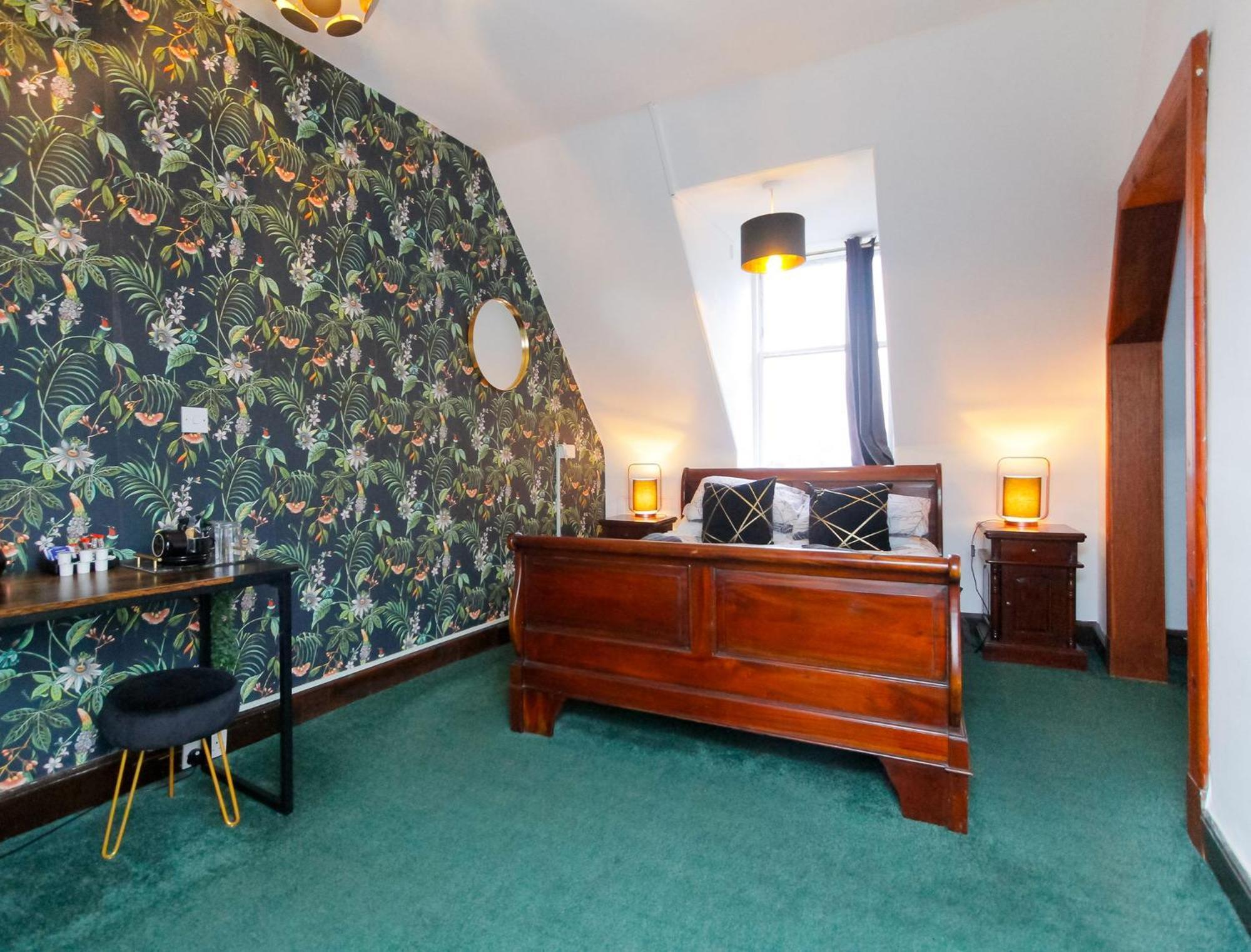 Carlton Hotel Форрес Экстерьер фото